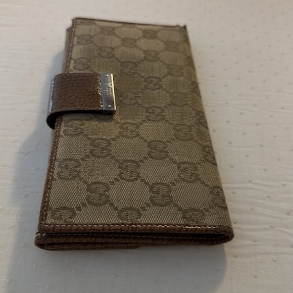 Gucci wallet many card spots & compartments - Picture 2 of 14